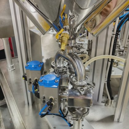 勺式蜂蜜包装机 蜂蜜杯灌装托盘封口机 液体包装灌装机