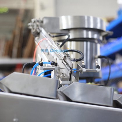 バックシールバッグ付き垂直自動グミベアソフトキャンディ包装機