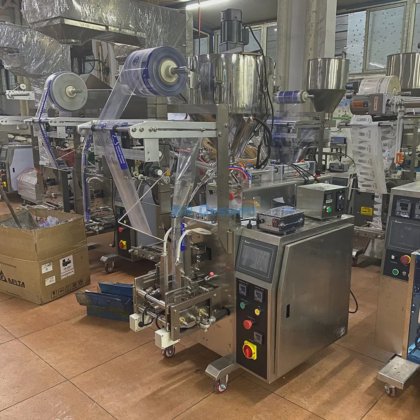 トマトソース充填シール包装機