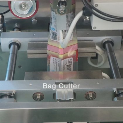 全自动立式食品包装机，用于包装1公斤开心果零食