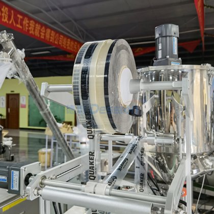 ボディウォッシュ/シャワージェル sachet用小型包装機