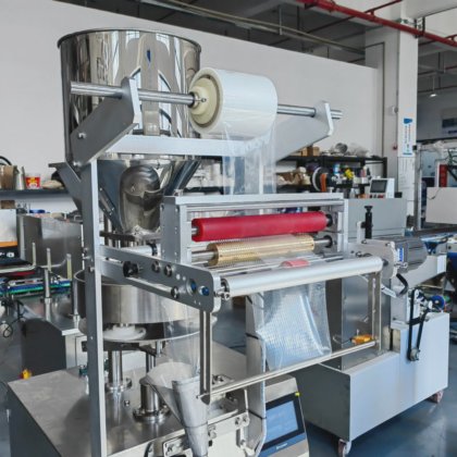 最高の価格、高生産性のクルクルチップス包装機、キャンディポテトチップススナック包装機