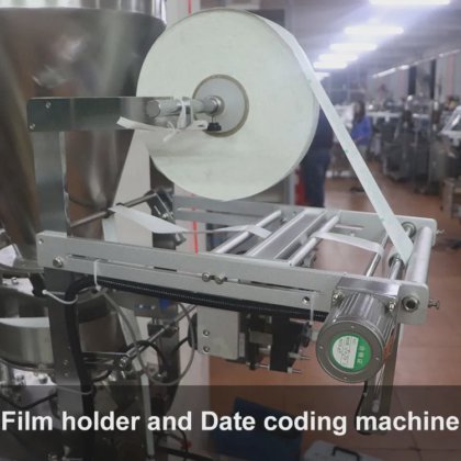 全自动小型饼干包装机，膨化食品包装机，小型企业包装机