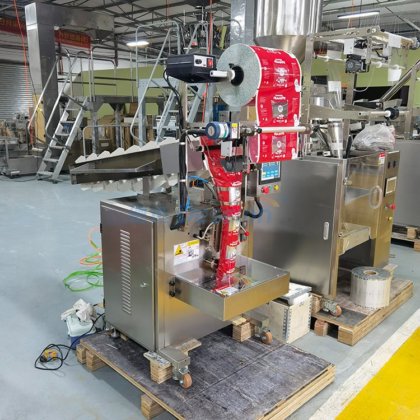 半自動小袋顆粒包装機は、ポップコーン、ドライフルーツ、膨化シリアル、ゴマ袋包装に適しています