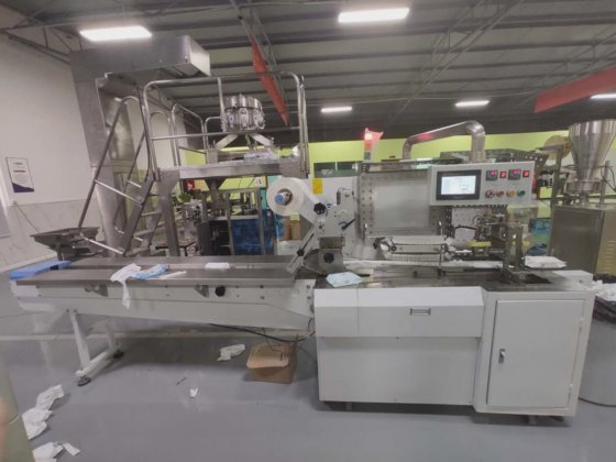 全自动伺服驱动自动湿巾/湿餐巾/湿纸巾包装机