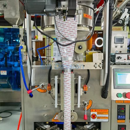 垂直充填自動包装ナッツチョコレートピーナッツ三角袋包装機