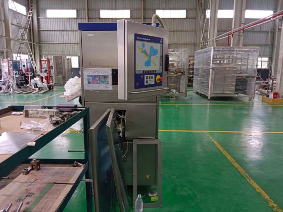 2017 利乐40贴盖机