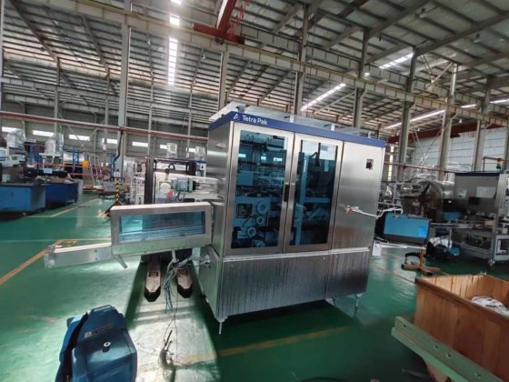 利乐TCA45贴盖机