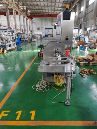 2012 利乐21贴管机