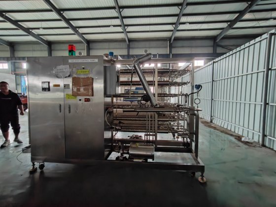 2010 果粒杀菌机2000L 137度