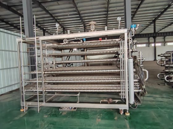 2010 果粒杀菌机2000L 137度