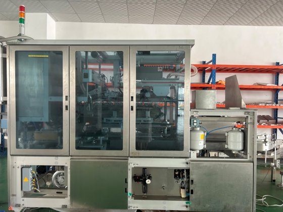 利乐CAP21贴盖机