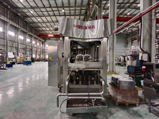 2000 QPC-11屋型灌装机