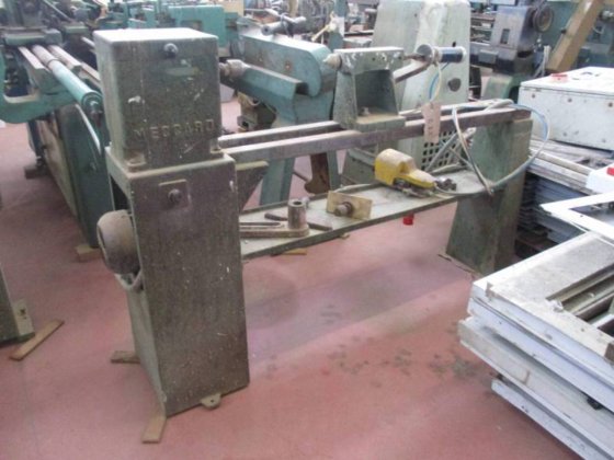 MEGGA 90 手动车床