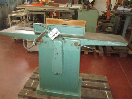 组合圆锯 + 250 毫米刨床。