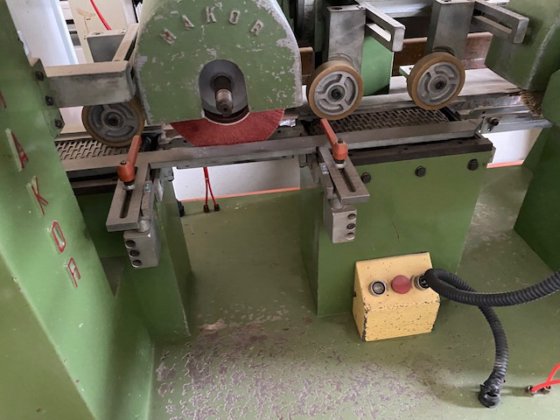 MAKOR 6軸プロファイルサンディングマシン