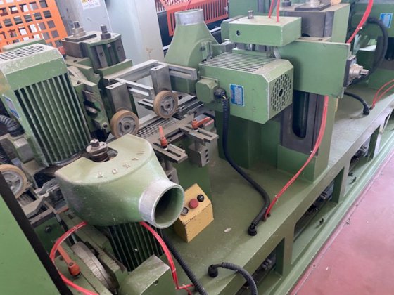 MAKOR 6軸プロファイルサンディングマシン