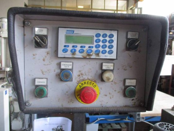 三头封闭式花边上胶机