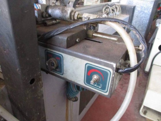 クローズドスロット用3ヘッドレース接着機