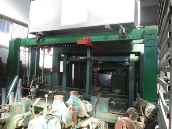 家具主体夹紧机