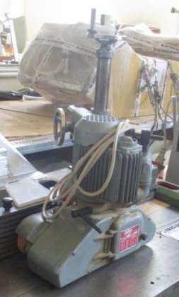 バルドーニ三輪タワー