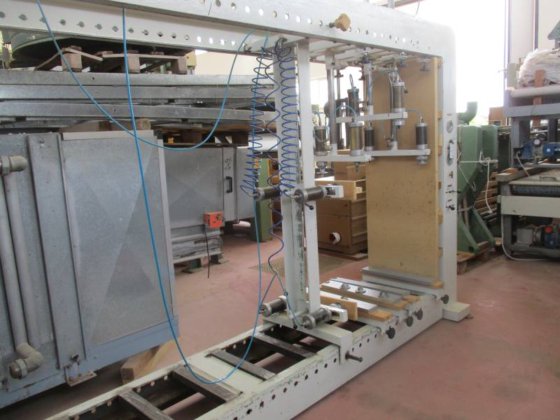 家具主体夹紧机