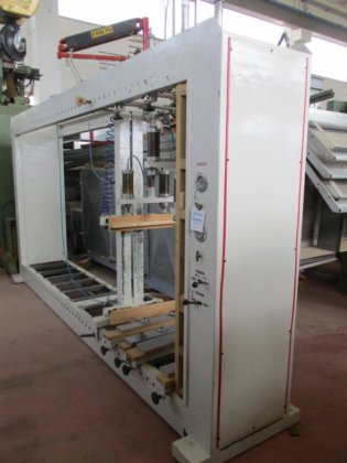 家具主体夹紧机