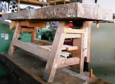 カーペンターズベンチ