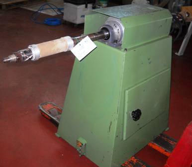 二軸研磨ローラー