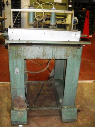 20スピンドル自動掘削機