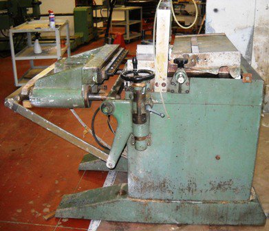 20スピンドル自動掘削機