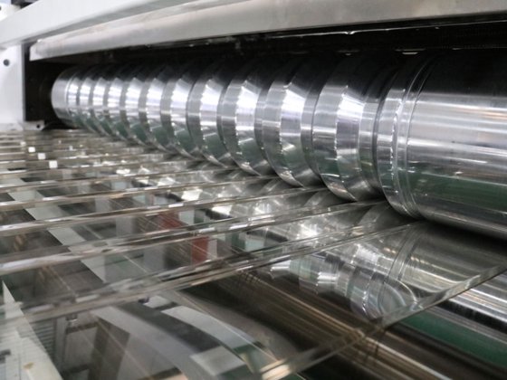 PC波浪瓦挤出生产线