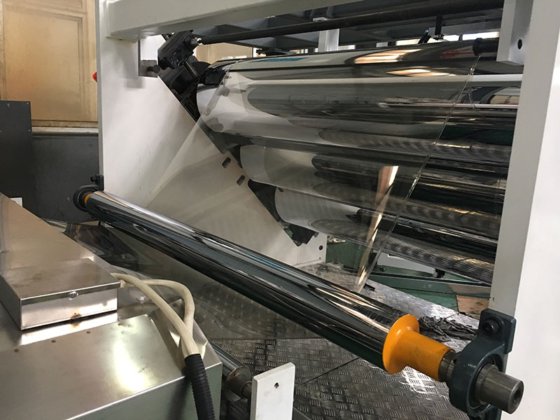 PC波浪瓦挤出生产线