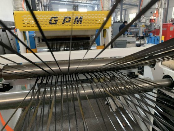 PPS+连续碳纤维增强热塑性预浸料单向带生产线（CFRTP-UD带）