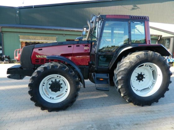 2000 Valtra 8550