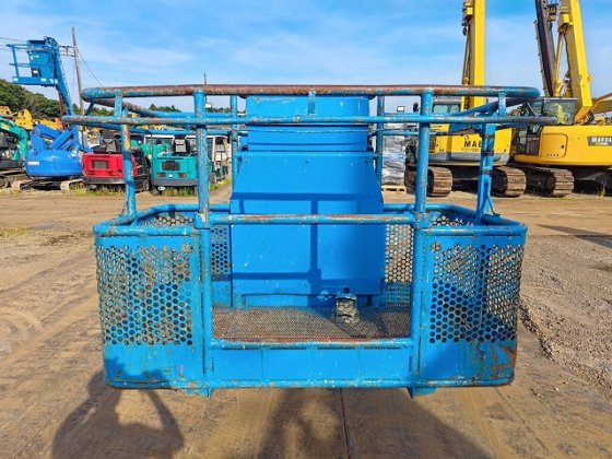 2007 アイチコーポレーション SR12B