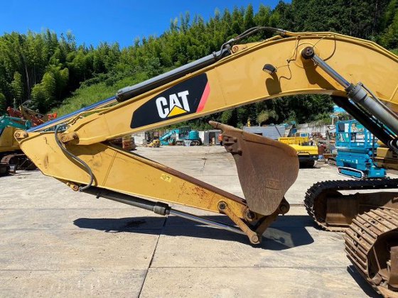 2011 CAT 320D-E