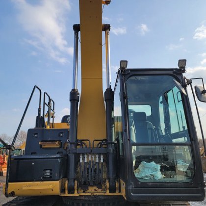 2016 CAT 320E-2