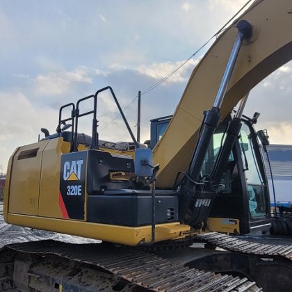 2016 CAT 320E-2