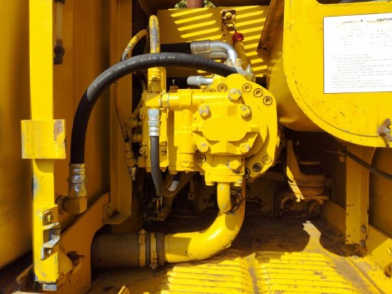 1990 コマツ PC200LC-5