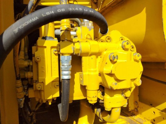 1990 コマツ PC200LC-5