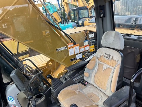 2007 CAT 320D