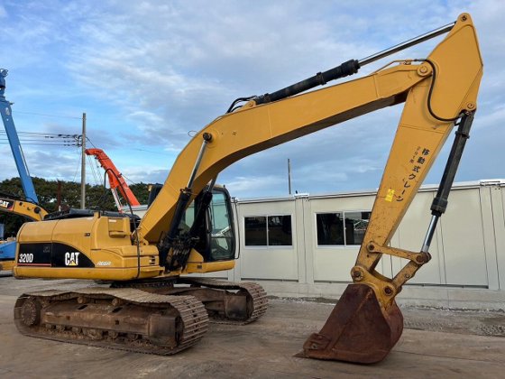 2007 CAT 320D