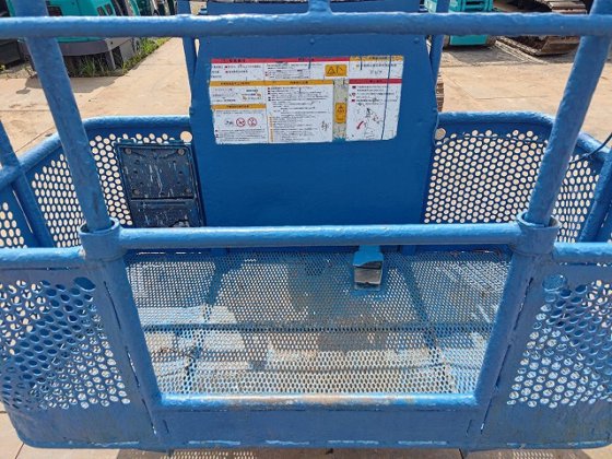 2005 アイチコーポレーション SR12B