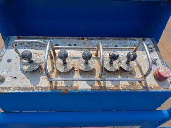 2005 アイチコーポレーション SR12B