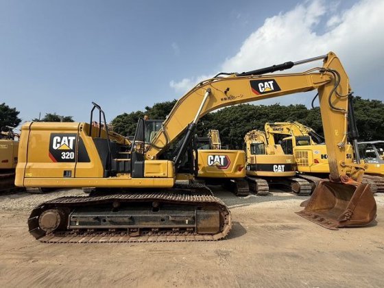 2018 CAT 320-07A