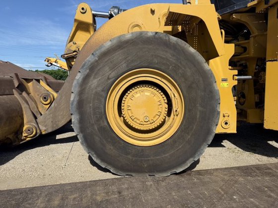 2015 CAT 990K
