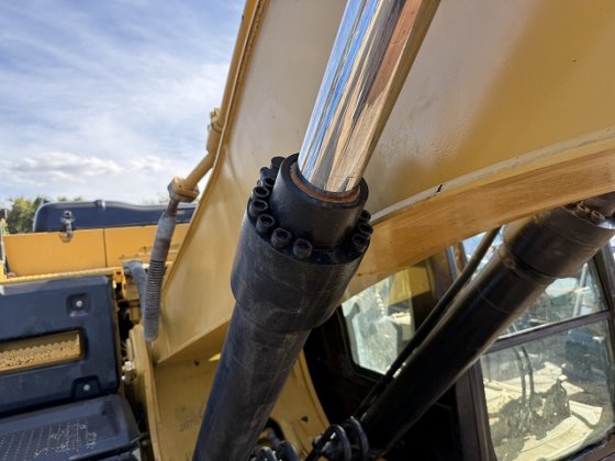 2016 CAT 320E-2