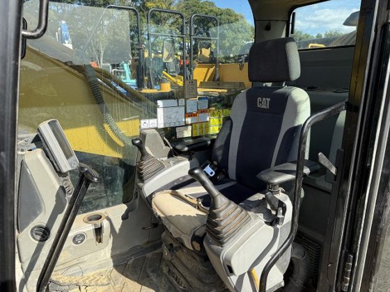 2016 CAT 320E-2