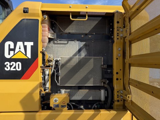 2019 CAT 320-07B